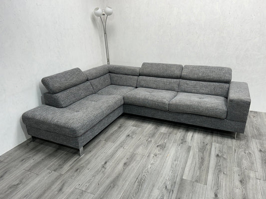 Licht Grijze Hoekbank ~ Verstelbare Hoofdsteunen ~ Nieuwstaat - Banken Bazaar