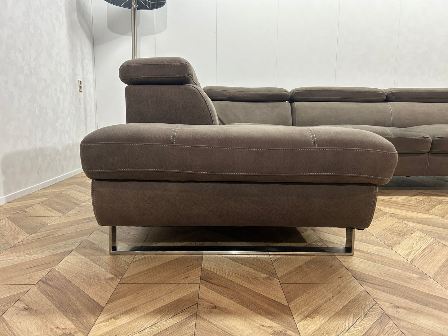 Bruine Hoekbank ~ Verstelbare Hoofdsteunen ~ Opbergruimte