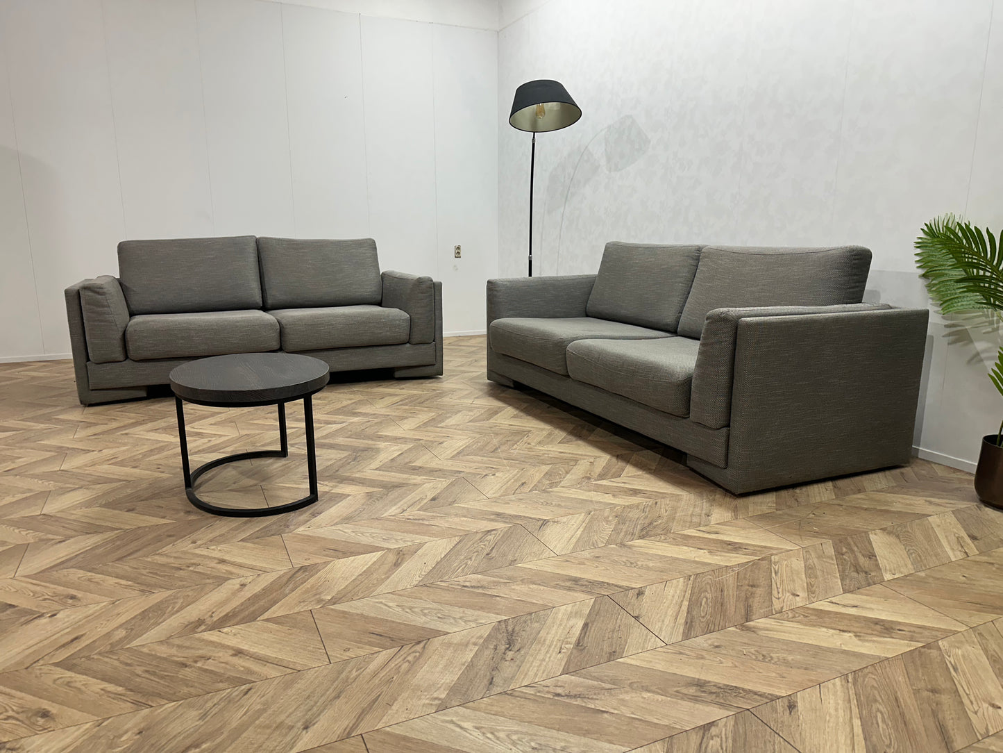 Grijze Banken Set ~ Losse Kussens Met Afneembare Hoezen