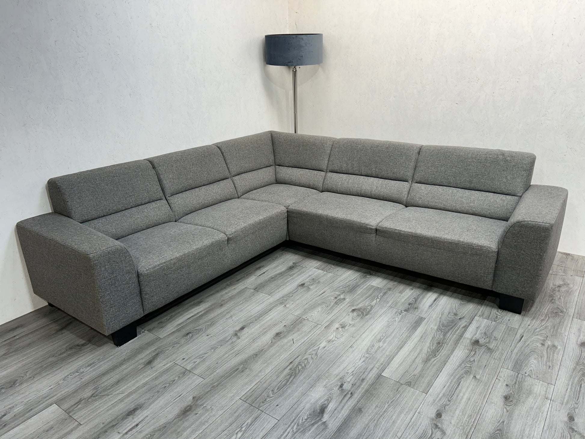 Licht Grijze Hoekbank ~ Nieuwstaat - Banken Bazaar