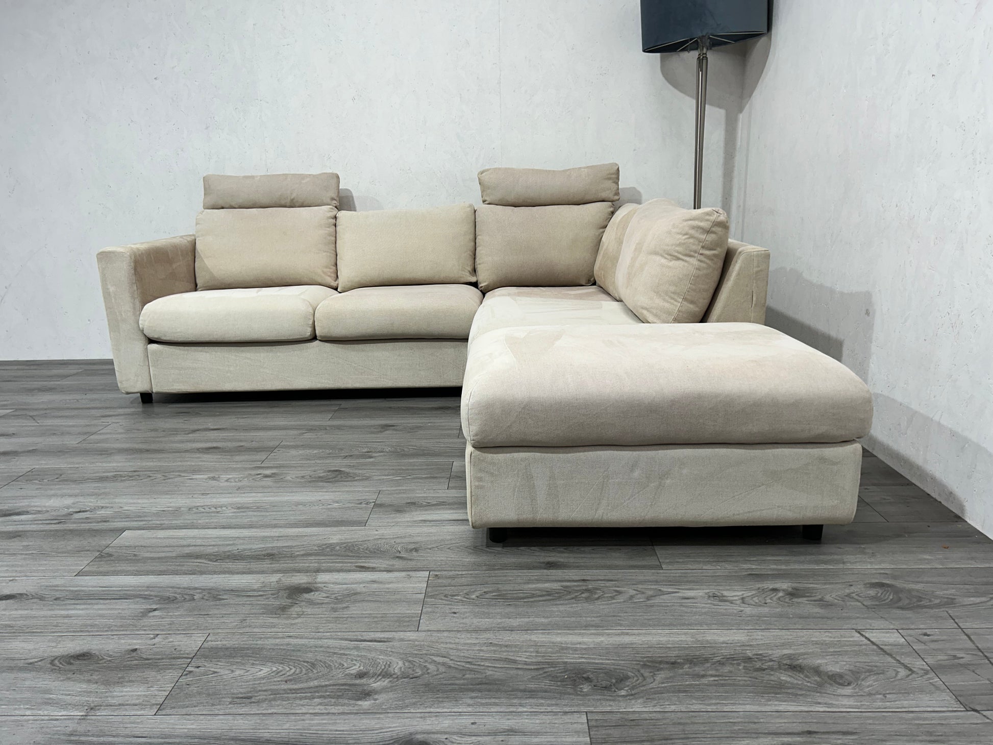 Beige Hoekbank ~ Losse Kussens Met Afritsbare Hoezen - Banken Bazaar