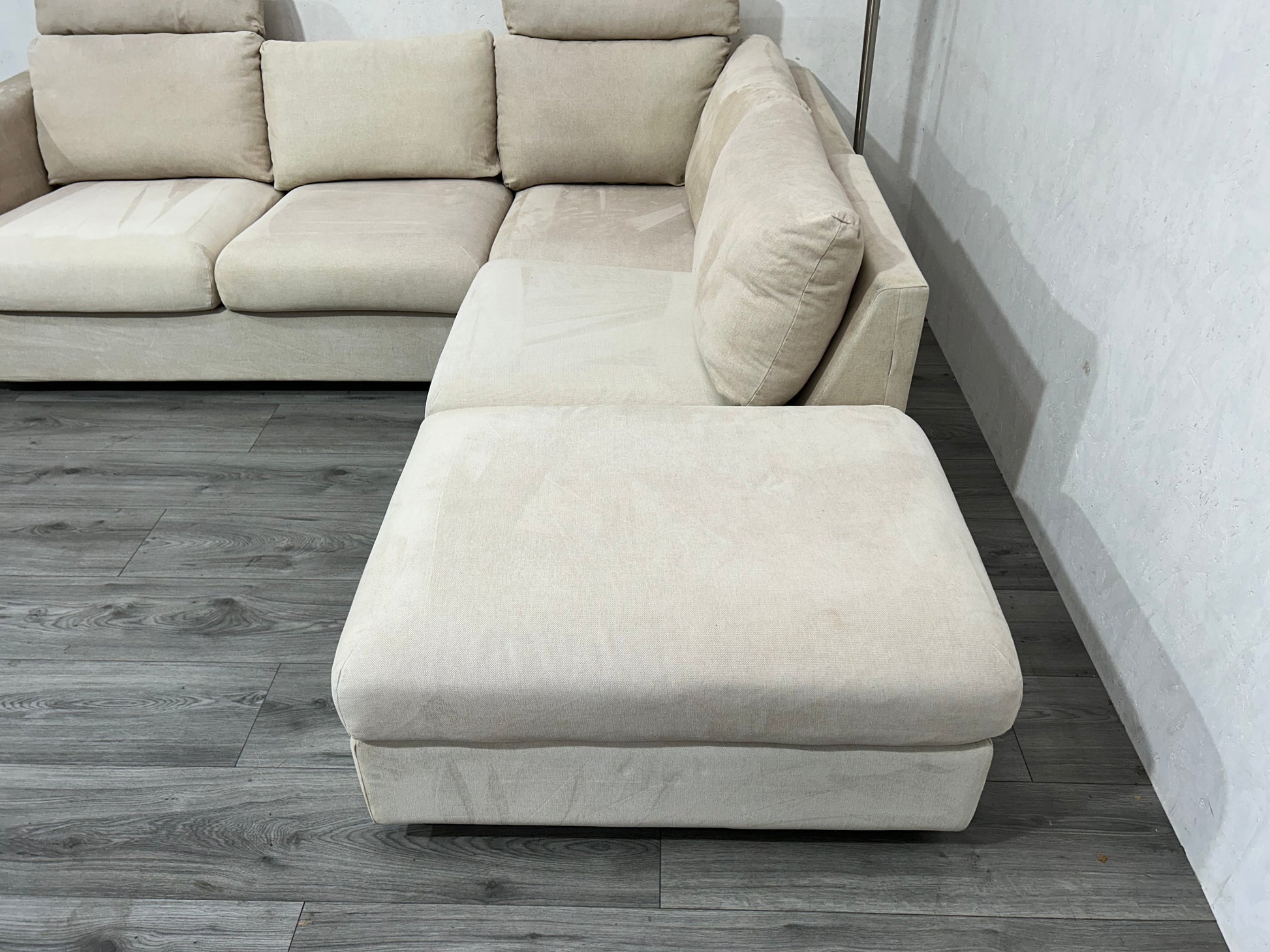 Beige Hoekbank ~ Losse Kussens Met Afritsbare Hoezen - Banken Bazaar