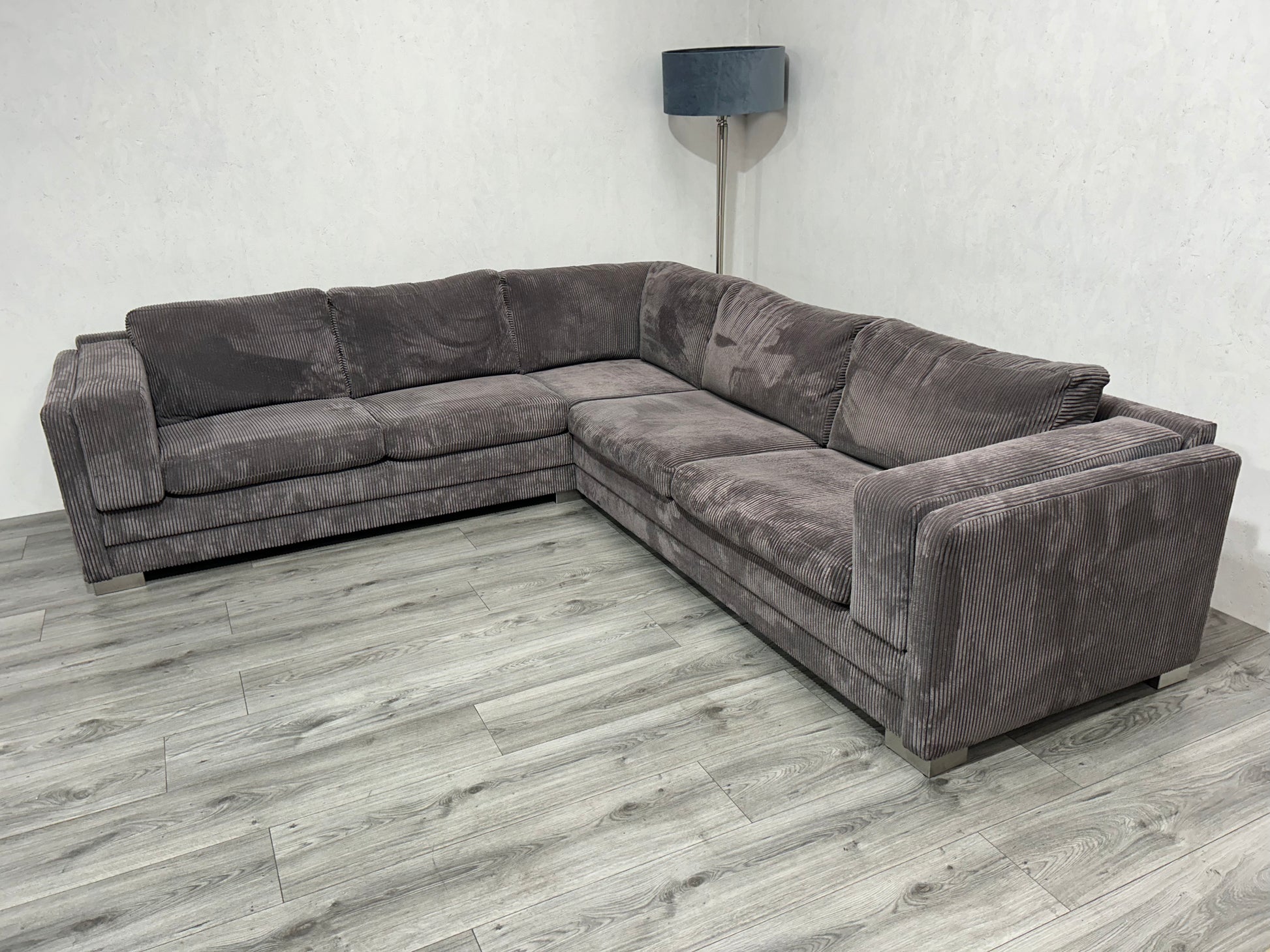2x Verkocht Antraciet Ribstof Hoekbank ~ Nieuwstaat - Banken Bazaar