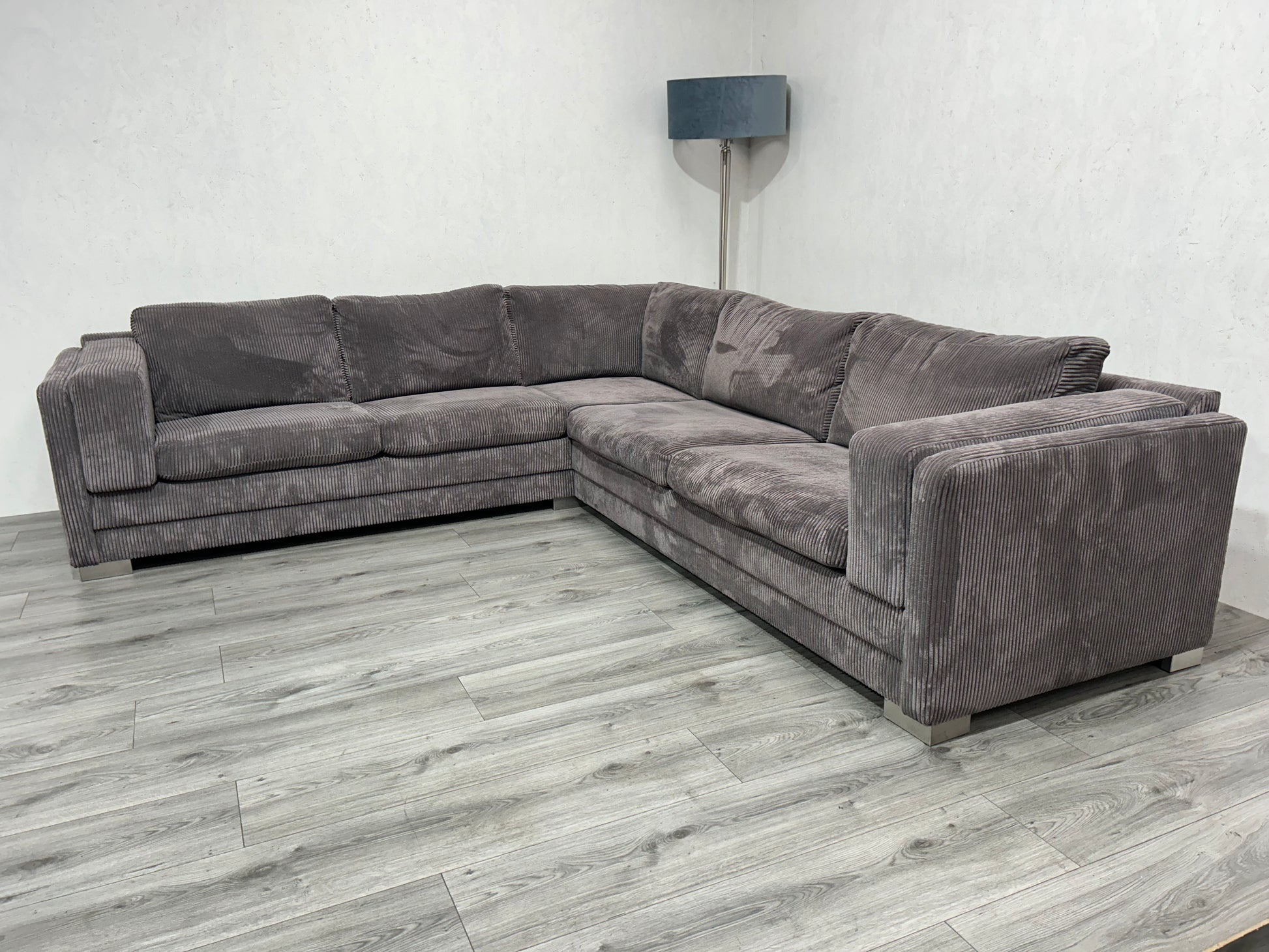2x Verkocht Antraciet Ribstof Hoekbank ~ Nieuwstaat - Banken Bazaar