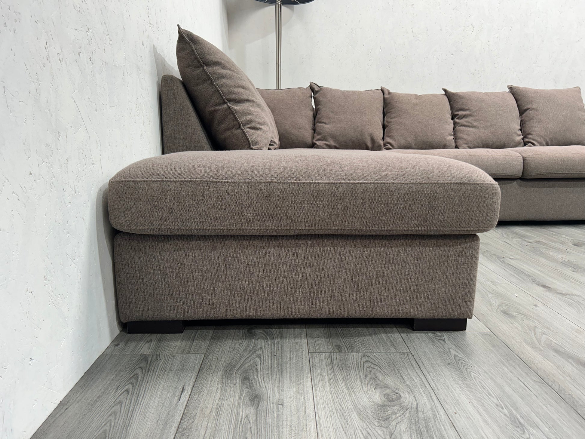 Licht Bruine Hoekbank ~ Losse Kussens Met Afneembare Hoezen - Banken Bazaar