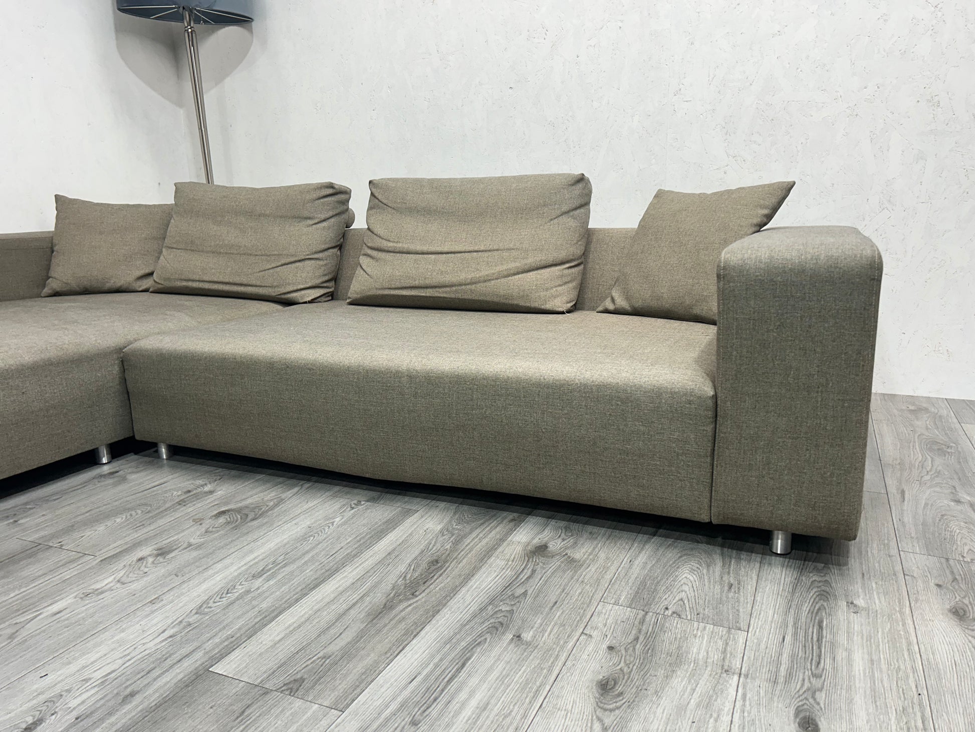 Licht Bruine Design Hoekbank ~ Losse Rugkussens Met Afneembare Hoezen - Banken Bazaar