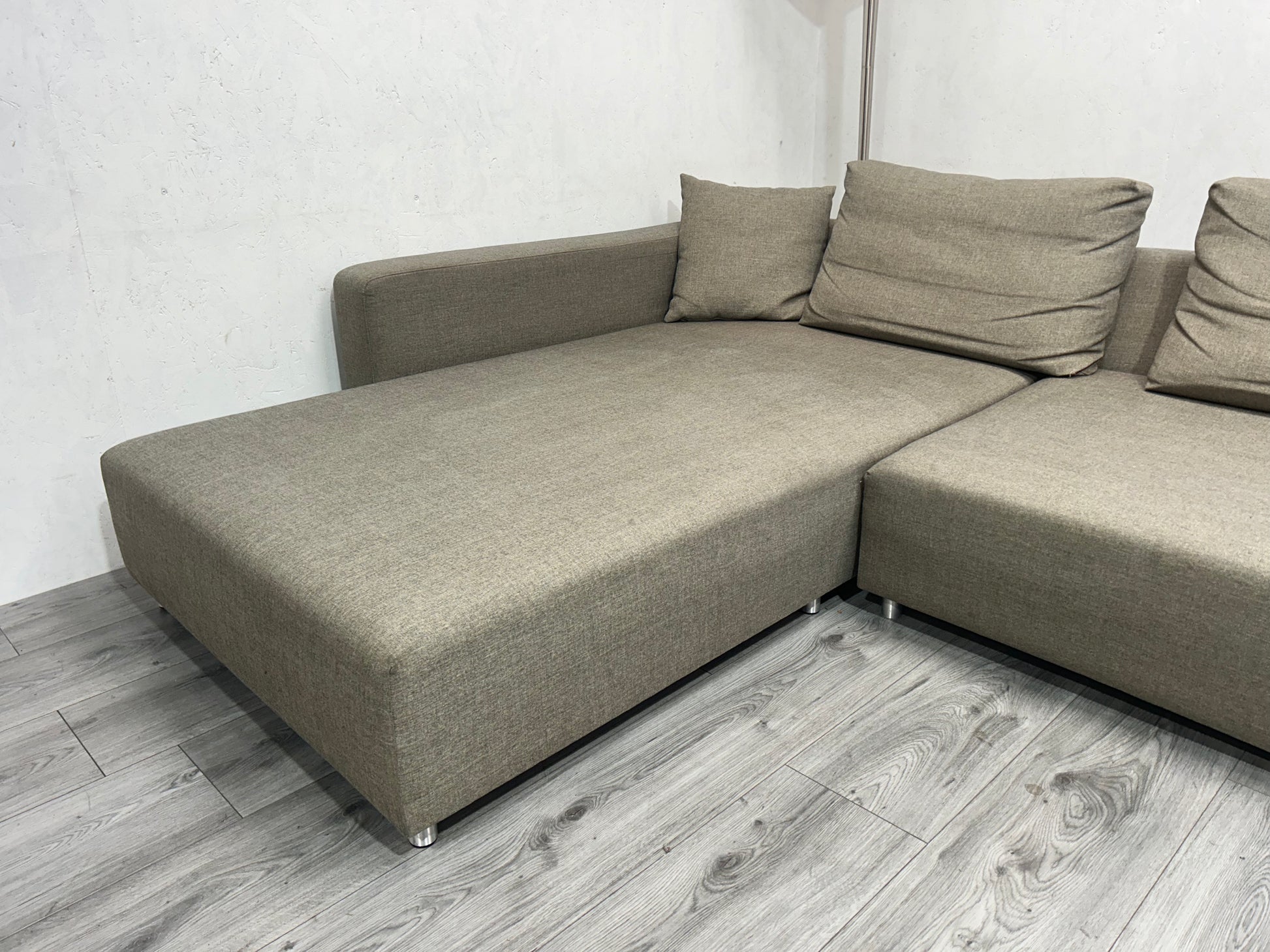 Licht Bruine Design Hoekbank ~ Losse Rugkussens Met Afneembare Hoezen - Banken Bazaar