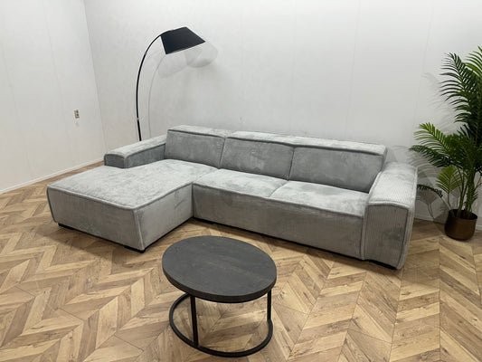 !Showroom Model! Licht Grijze Ribstof Hoekbank