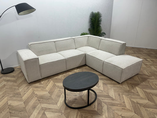 !Showroom Model!  Crème Bouclé Hoekbank