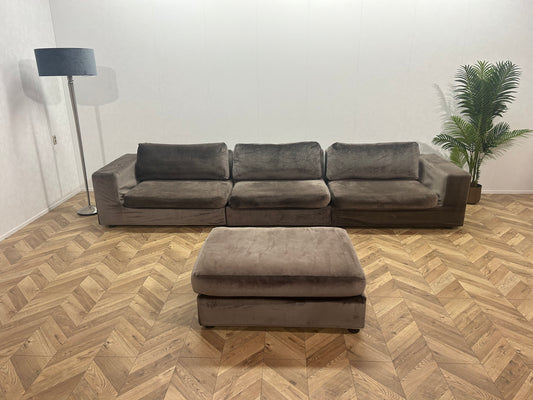 Licht Grijze Velvet 3-Zits Bank Inc. Hocker ~ Losse Kussens Met Afneembare Hoezen