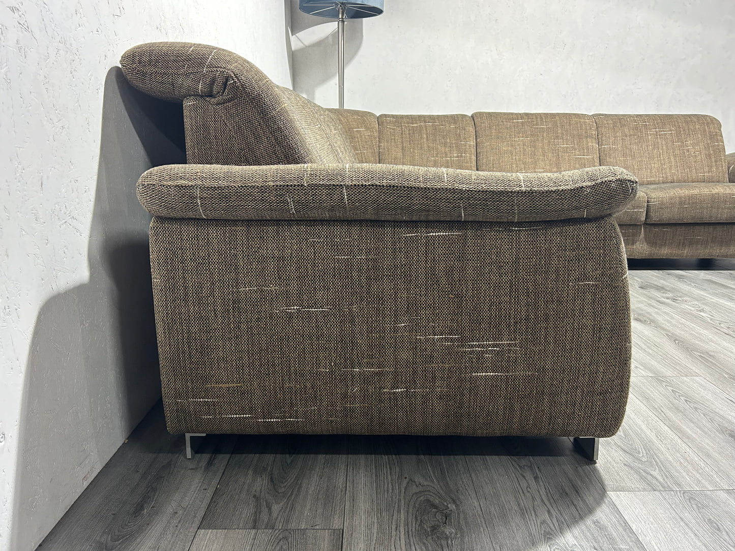 Bruine Hoekbank Met Hocker ~ Uitschuifbare Zittingen ~ Nieuwstaat