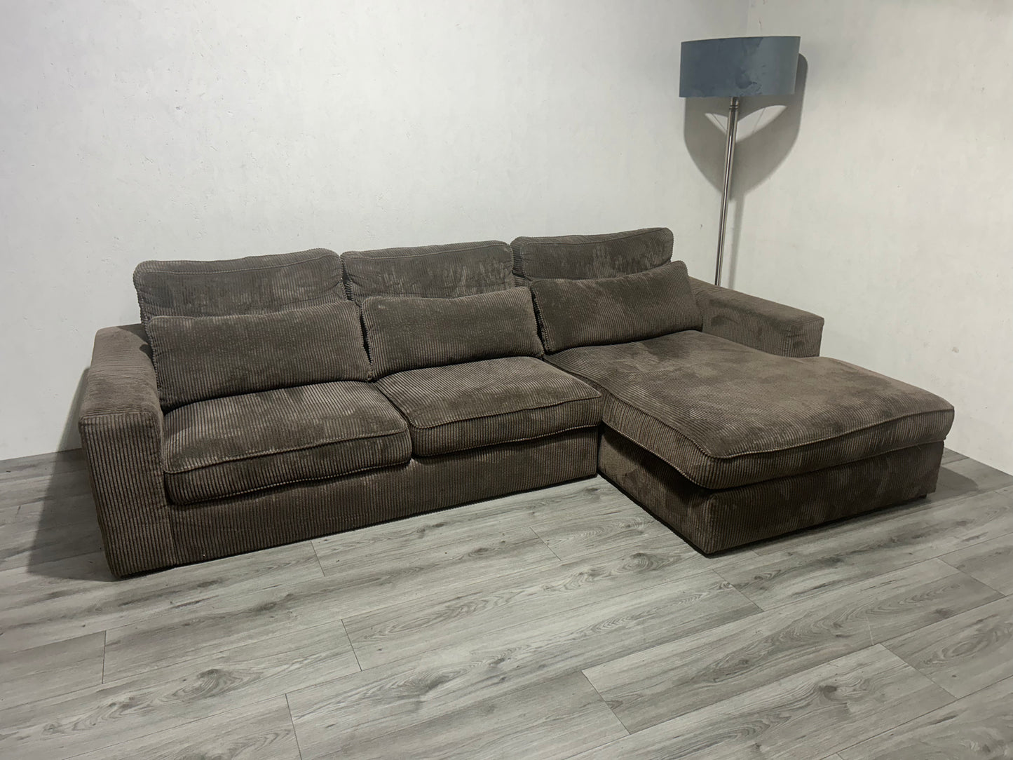 Taupe Ribstof Hoebank ~ Losse Kussens Met Afneembare Hoezen