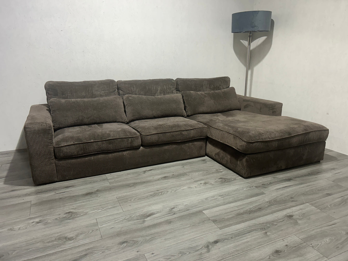 Taupe Ribstof Hoebank ~ Losse Kussens Met Afneembare Hoezen