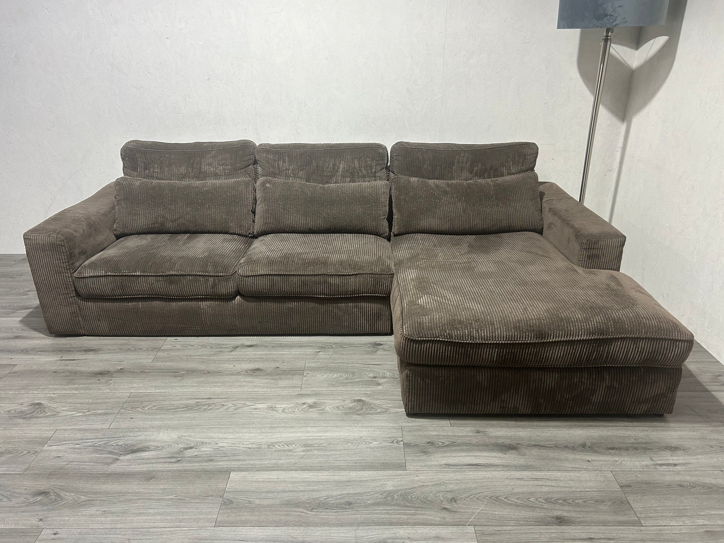 Taupe Ribstof Hoebank ~ Losse Kussens Met Afneembare Hoezen