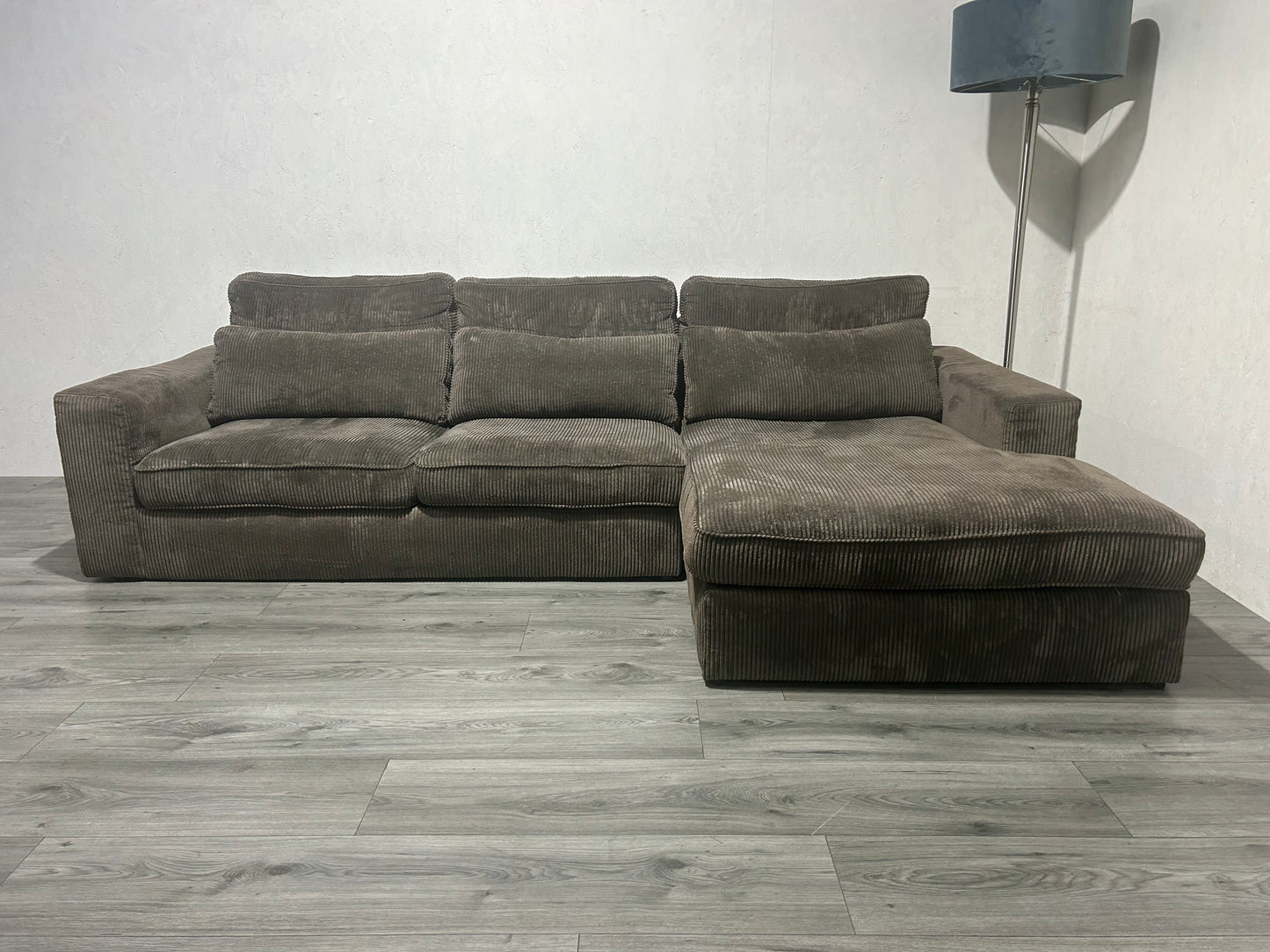 Taupe Ribstof Hoebank ~ Losse Kussens Met Afneembare Hoezen