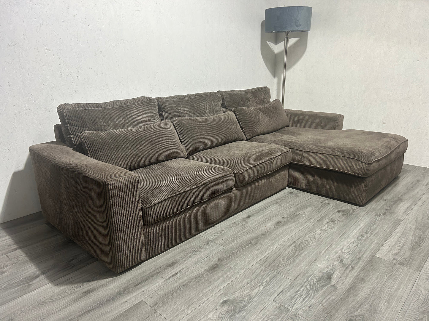 Taupe Ribstof Hoebank ~ Losse Kussens Met Afneembare Hoezen