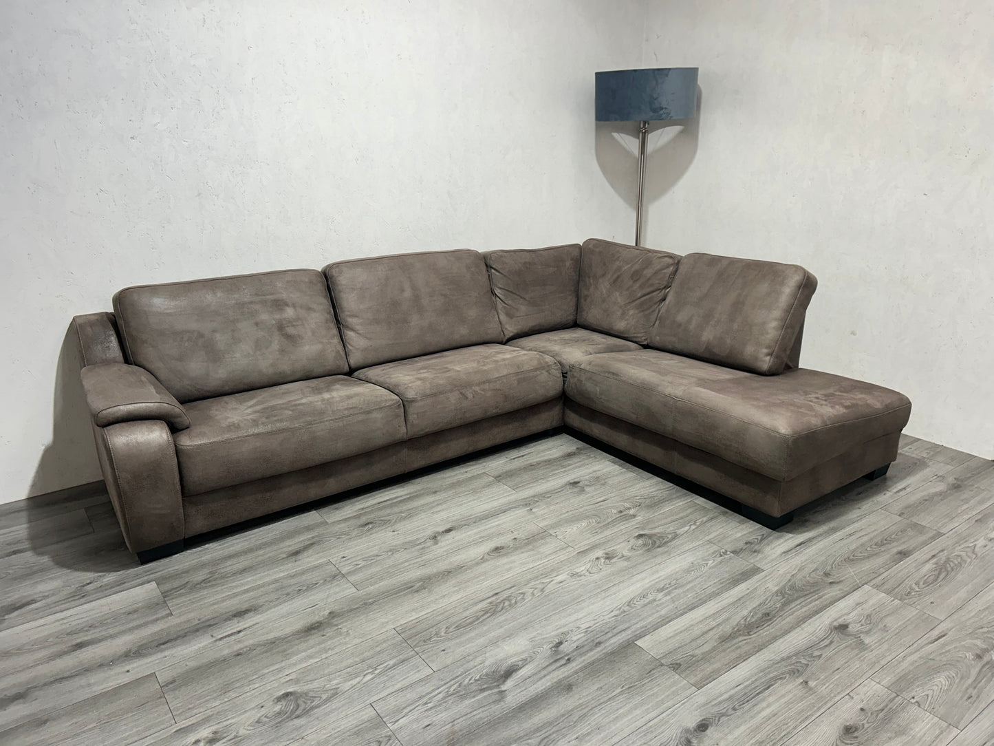 Bruine Suède Leren Hoekbank ~ Vaste Kussens