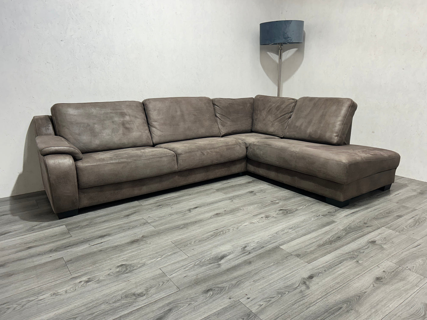 Bruine Suède Leren Hoekbank ~ Vaste Kussens