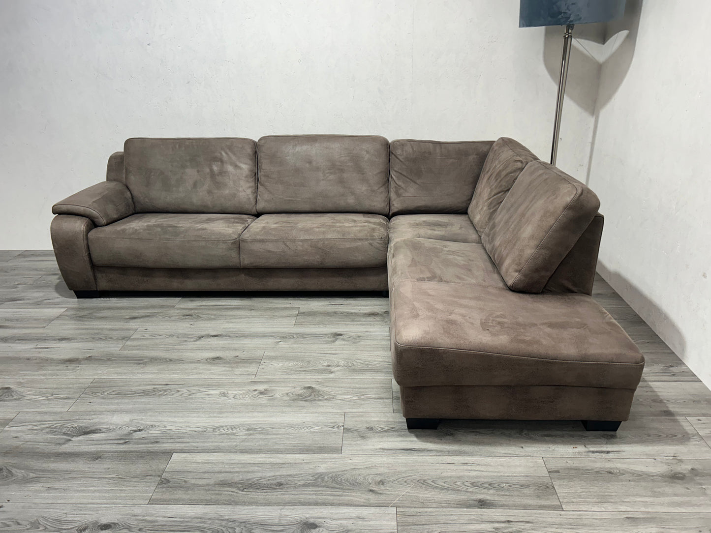 Bruine Suède Leren Hoekbank ~ Vaste Kussens