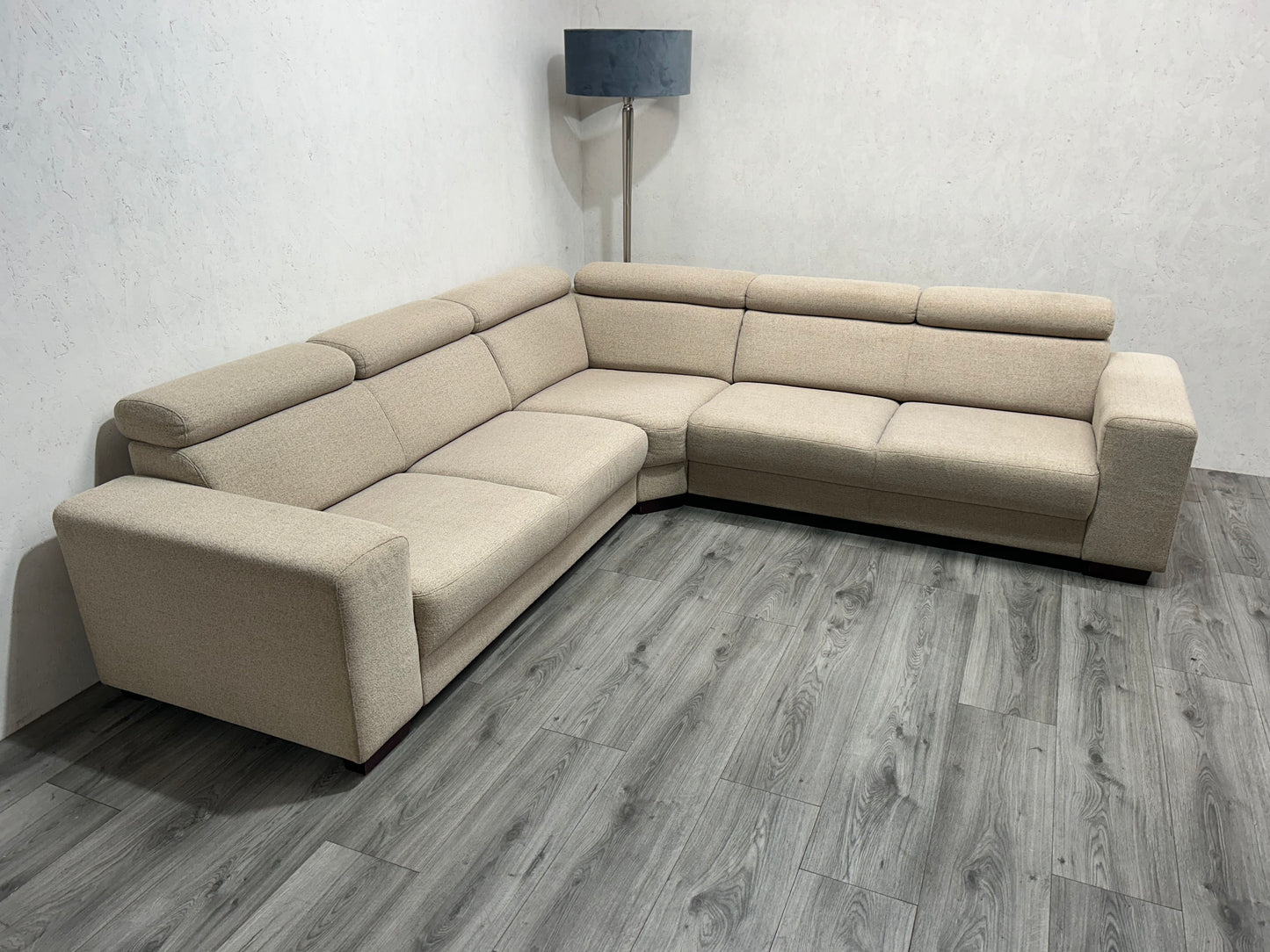 Beige Hoekbank ~ Verstelbare Hoofdsteunen ~ Nieuwstaat