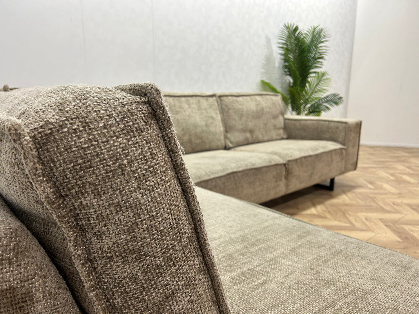 Taupe Hoekbank ~ Losse Rugkussens Met Afneembare Hoezen