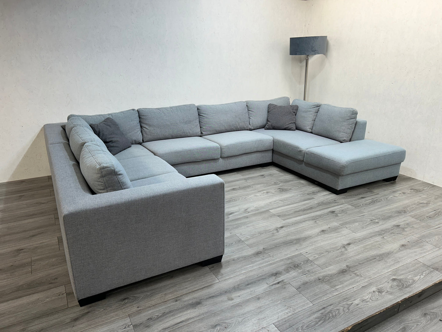 Ruime Licht Grijze U Bank ~ Losse Rugkussens Met Afneembare Hoezen