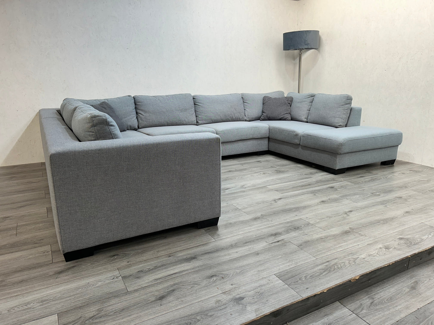 Ruime Licht Grijze U Bank ~ Losse Rugkussens Met Afneembare Hoezen