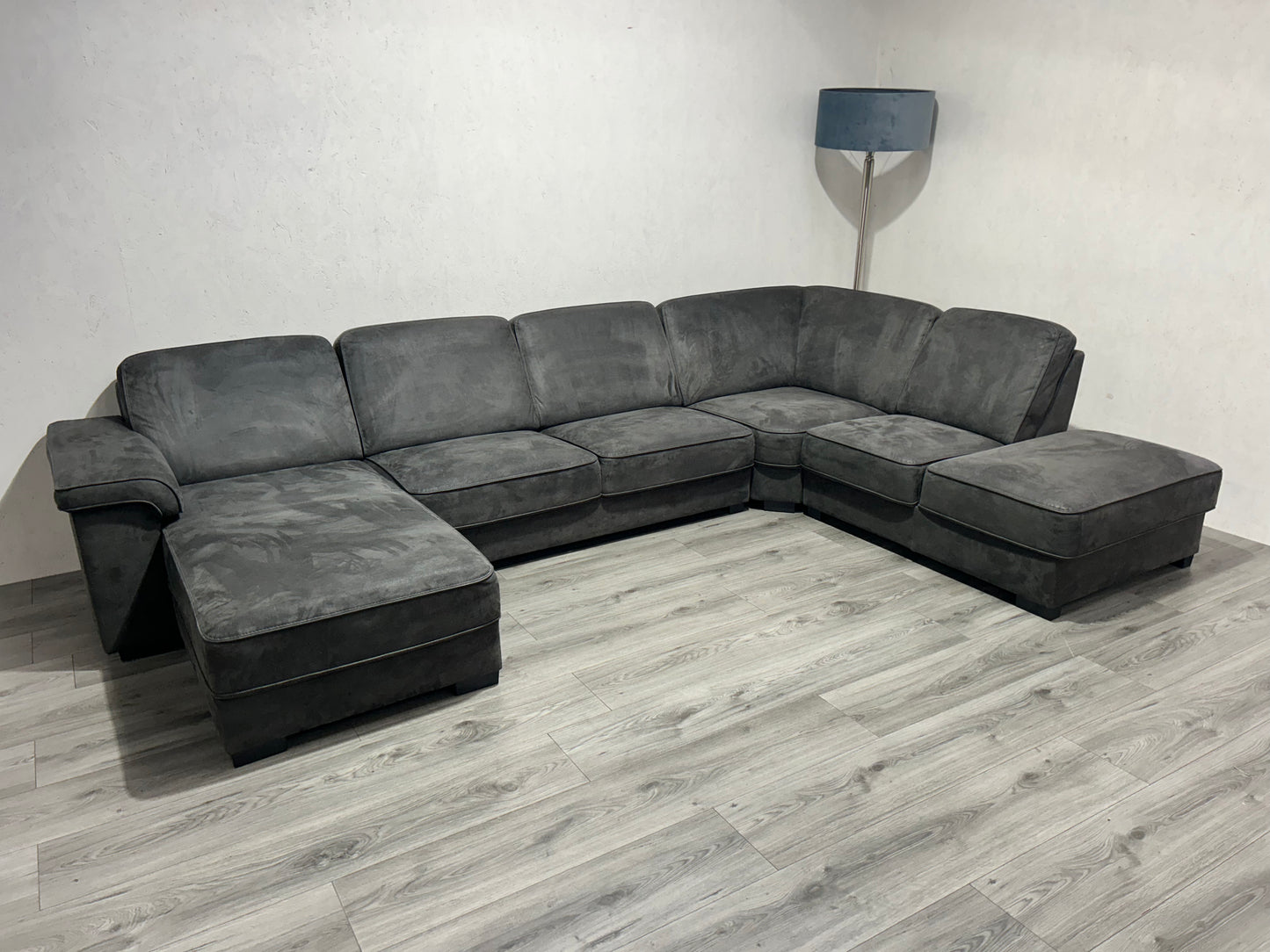 !Showroom Model! Antraciet Suède Lederen U Bank ~  Opbergruimte