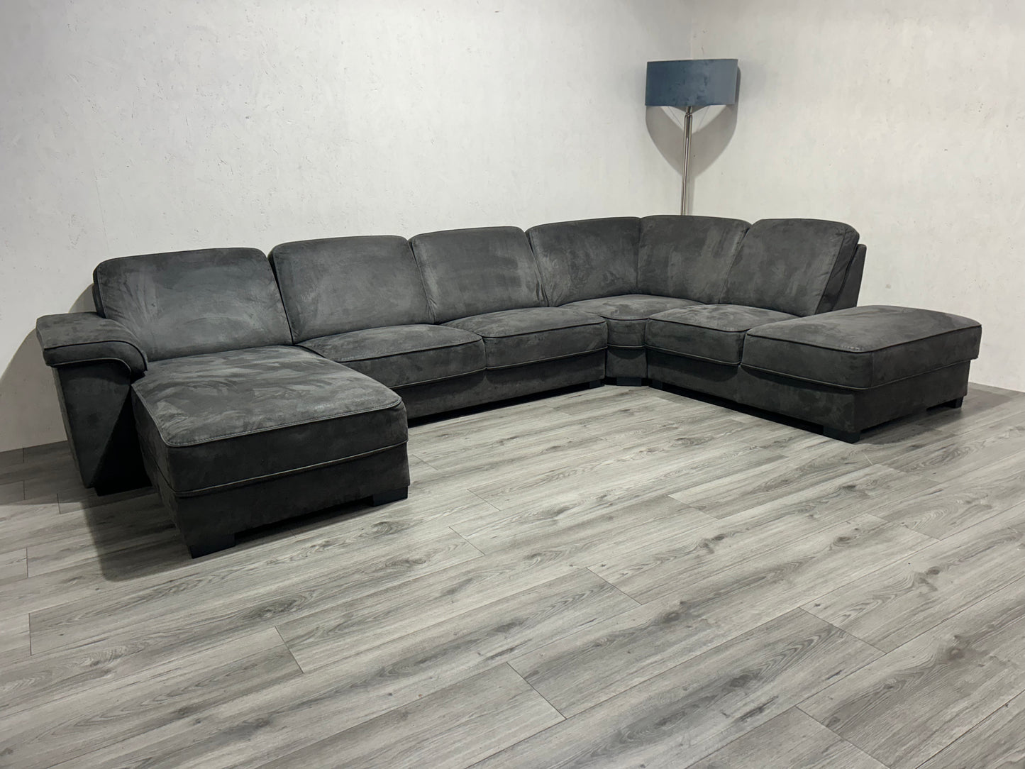 !Showroom Model! Antraciet Suède Lederen U Bank ~  Opbergruimte