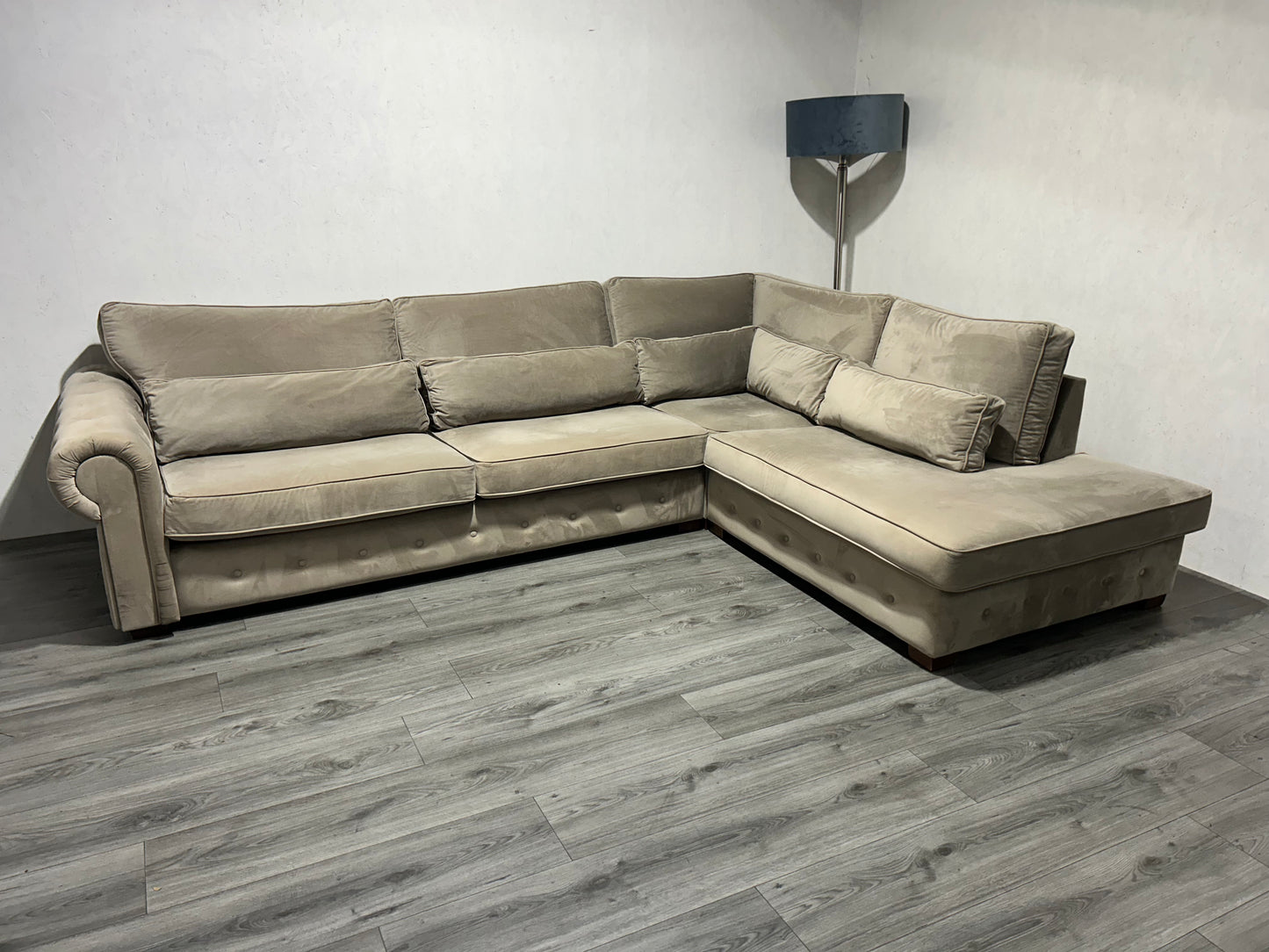 !Showroom Model! Beige Velvet Hoekbank