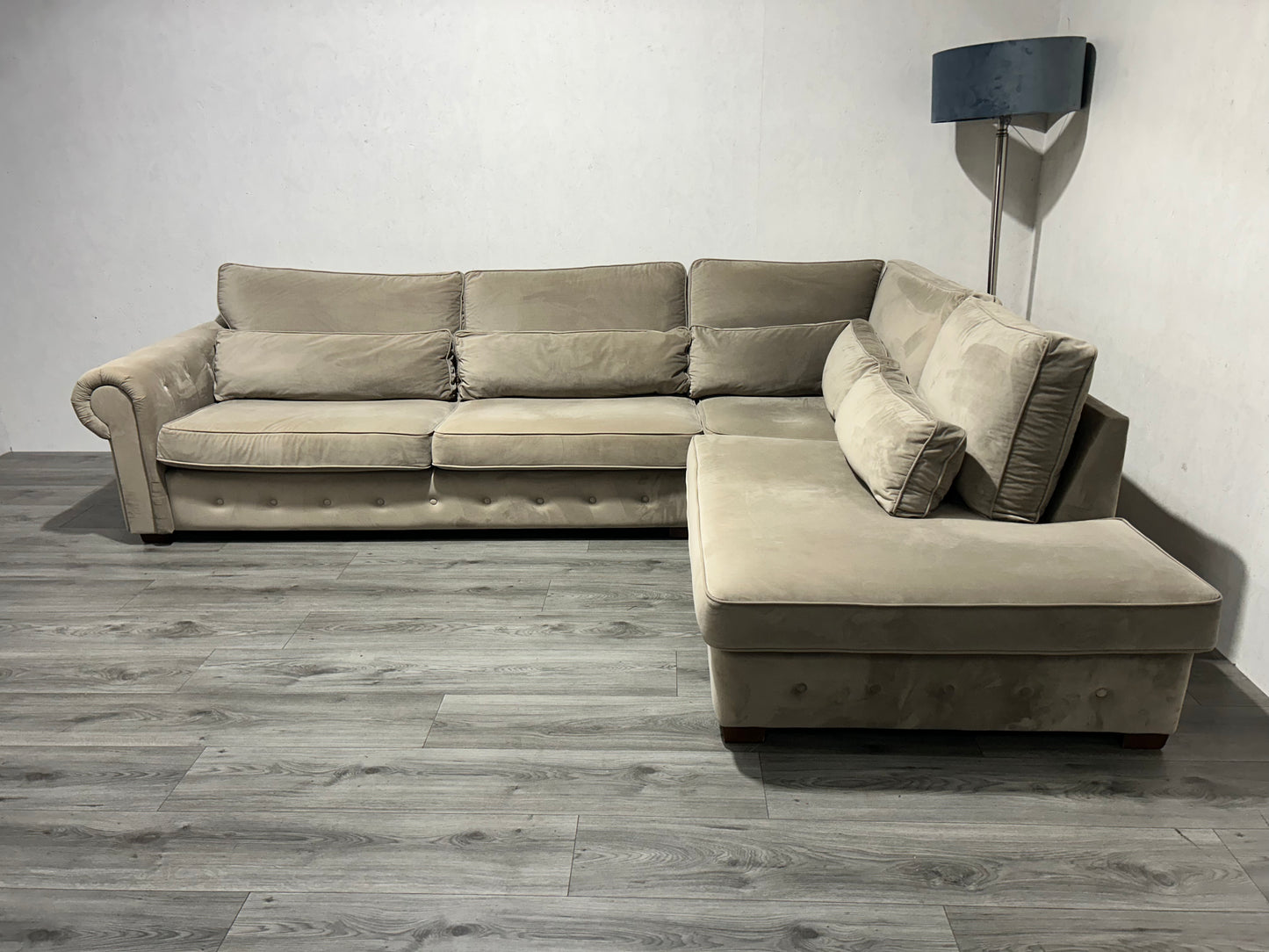 !Showroom Model! Beige Velvet Hoekbank