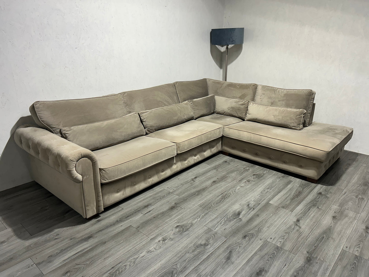 !Showroom Model! Beige Velvet Hoekbank