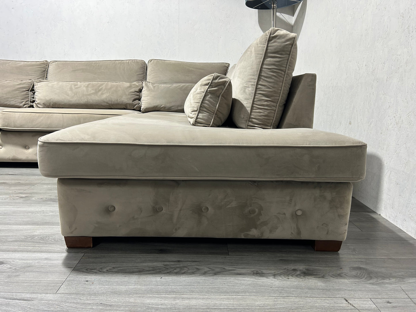 !Showroom Model! Beige Velvet Hoekbank