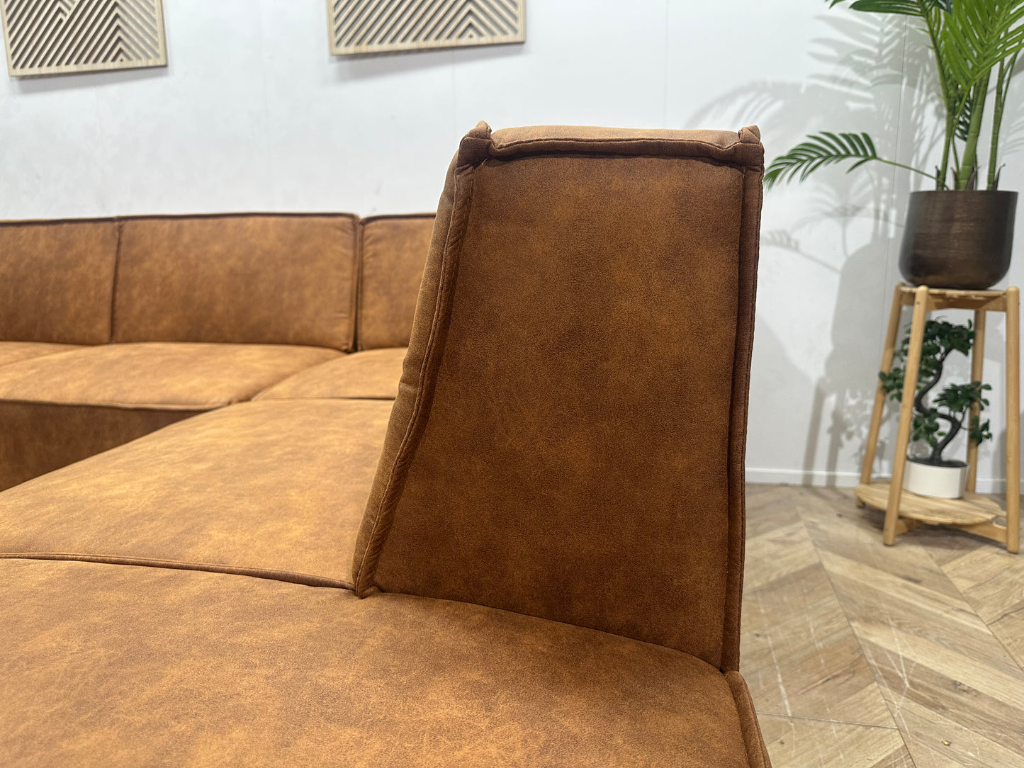!Showroommodel! Cognac Bruine Suède Stoffen Hoekbank